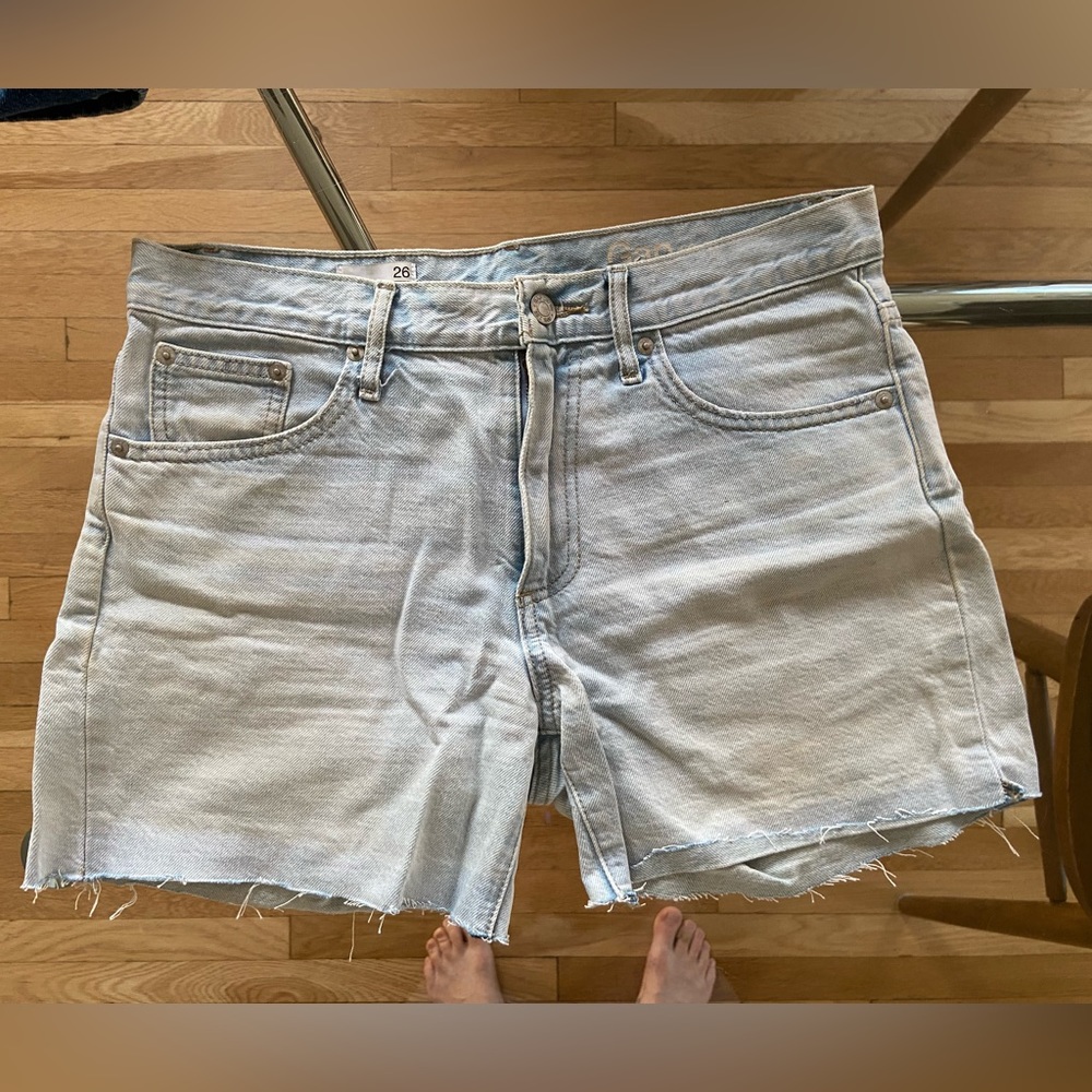 GAP “Sexy Boyfriend Jean” shorts. Size 26.